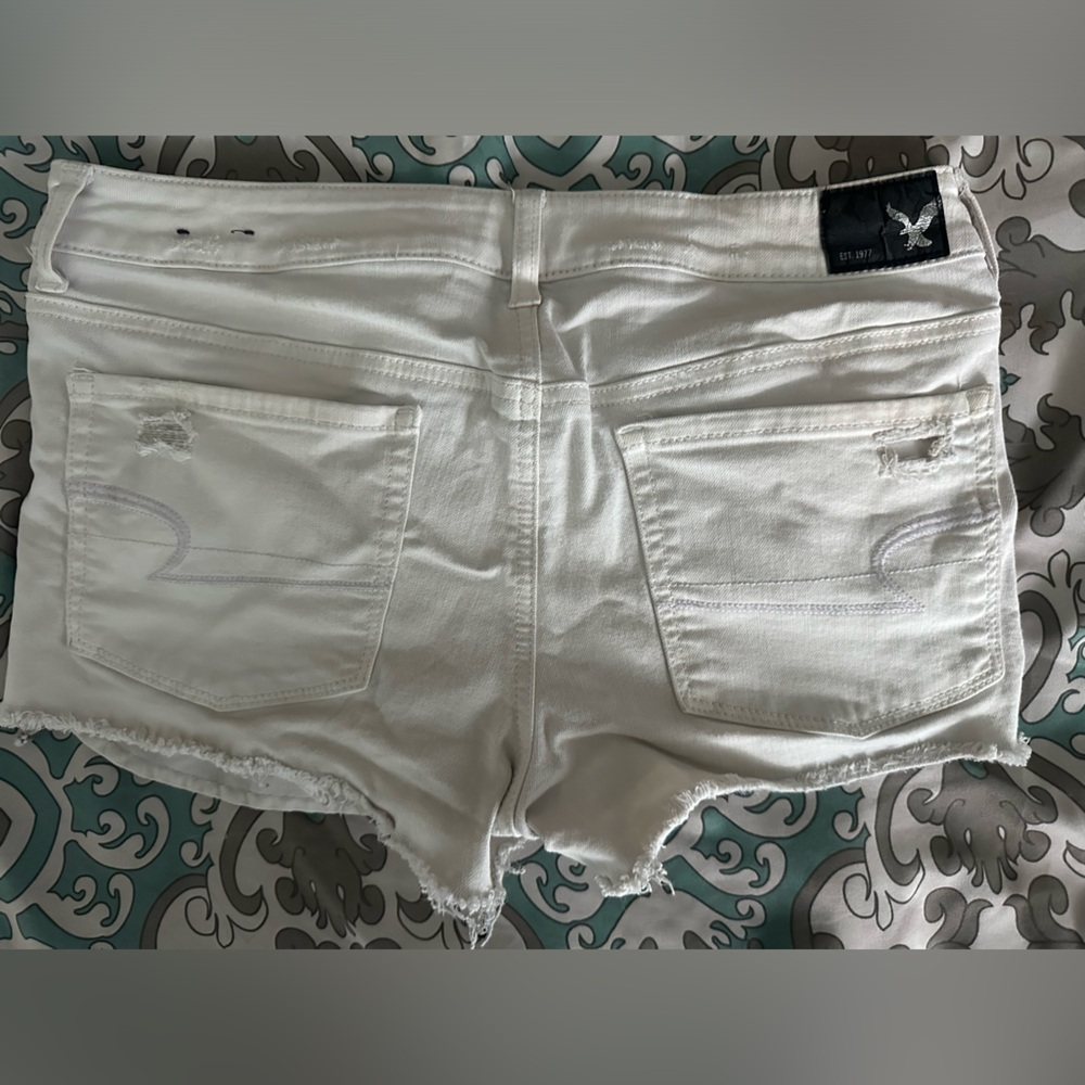 White American eagle shorts size 12
